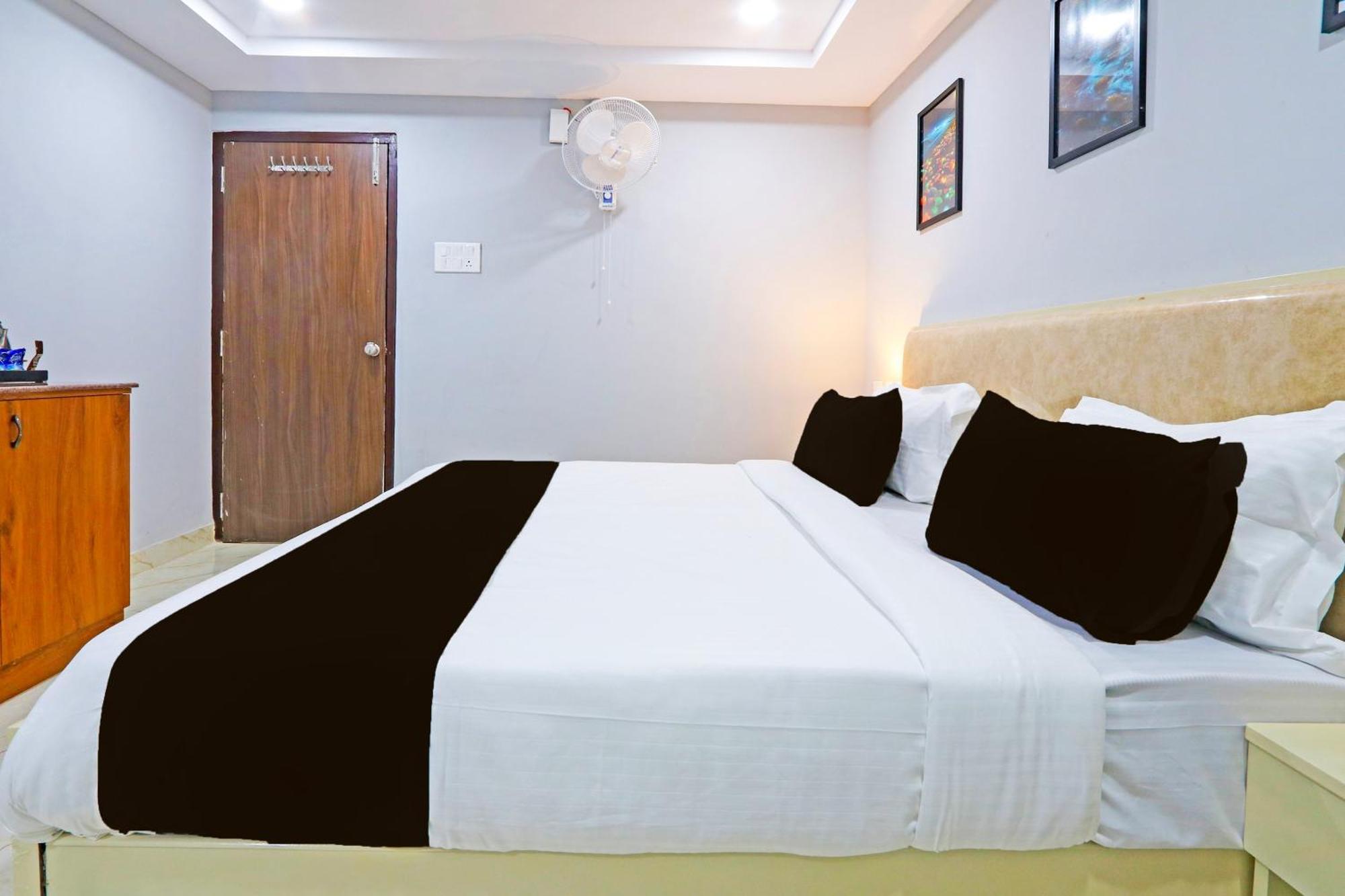 Super Townhouse Qualia Elite S R Nagar Hotel Хидерабад Екстериор снимка